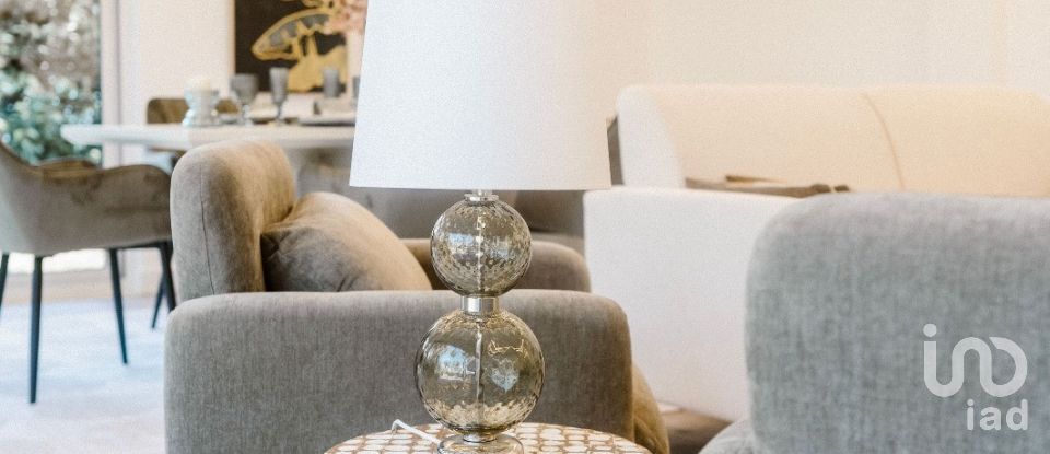 Moradia T4 em Charneca De Caparica E Sobreda de 170 m²