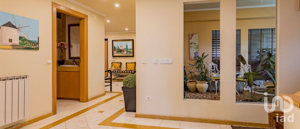 House T5 in Palmela of 360 m²