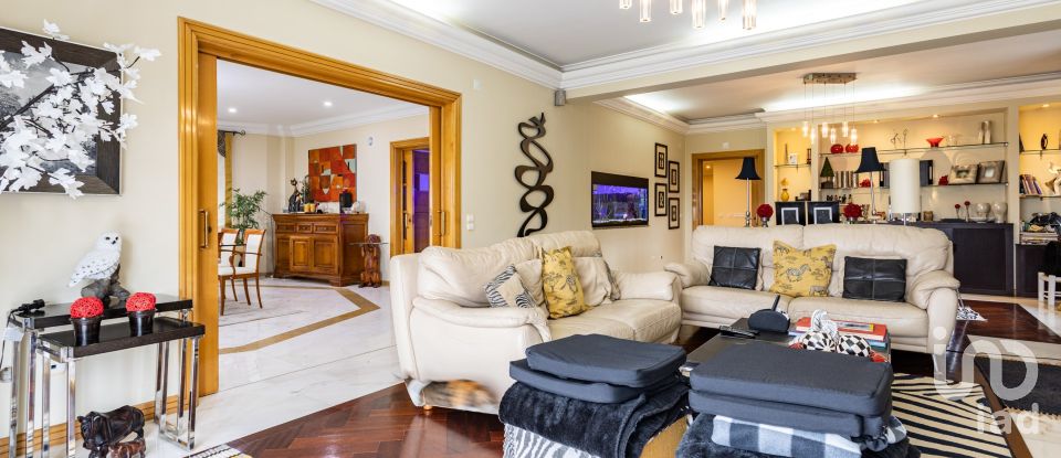 House T5 in Palmela of 360 m²