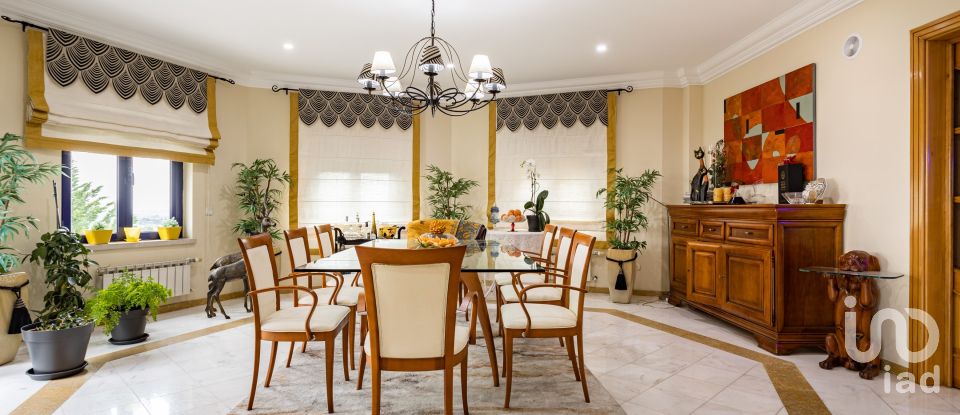 House T5 in Palmela of 360 m²