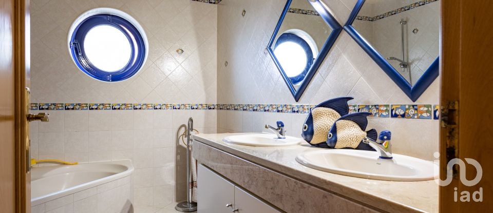 House T5 in Palmela of 360 m²