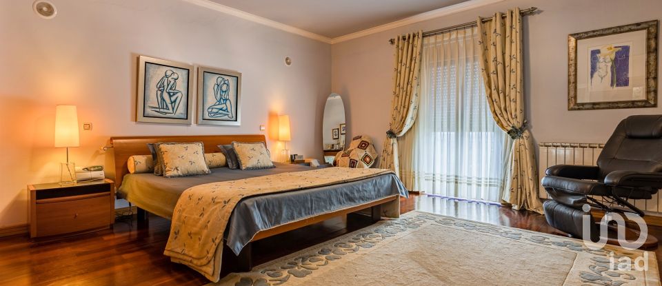 House T5 in Palmela of 360 m²