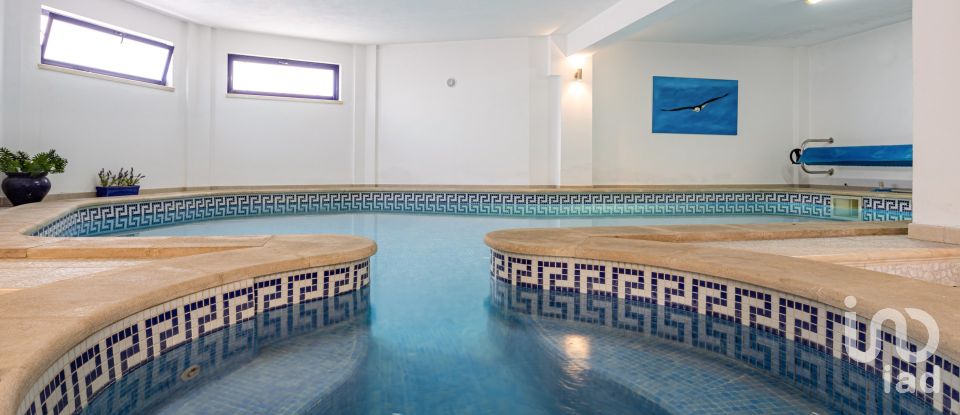 House T5 in Palmela of 360 m²