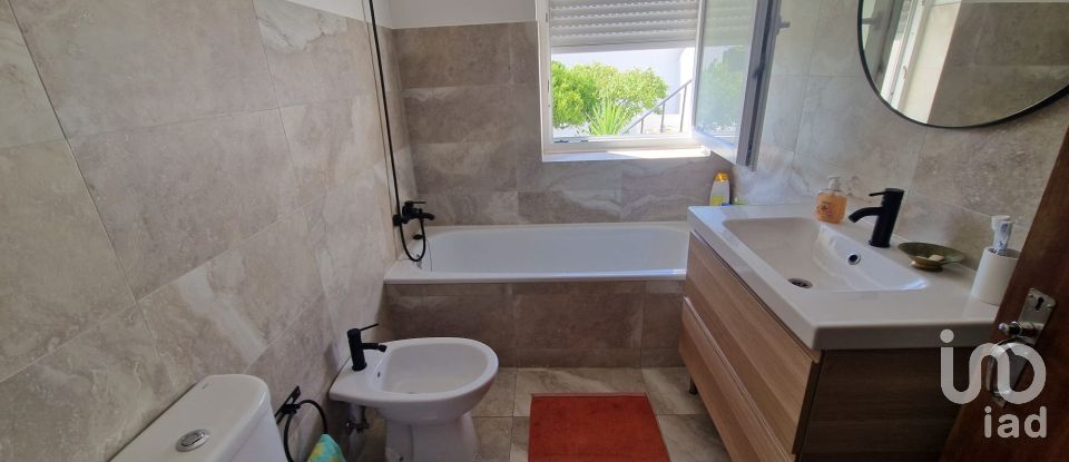 Moradia T4 em Peral de 225 m²