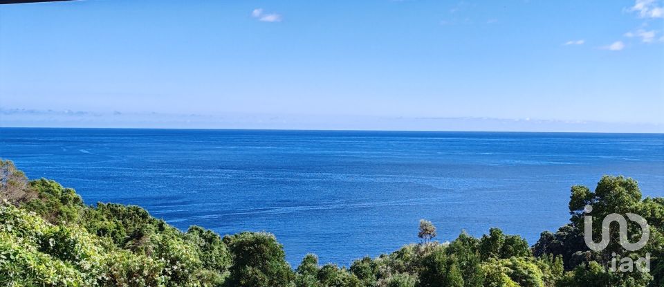 House T5 in Lajes do Pico of 279 m²