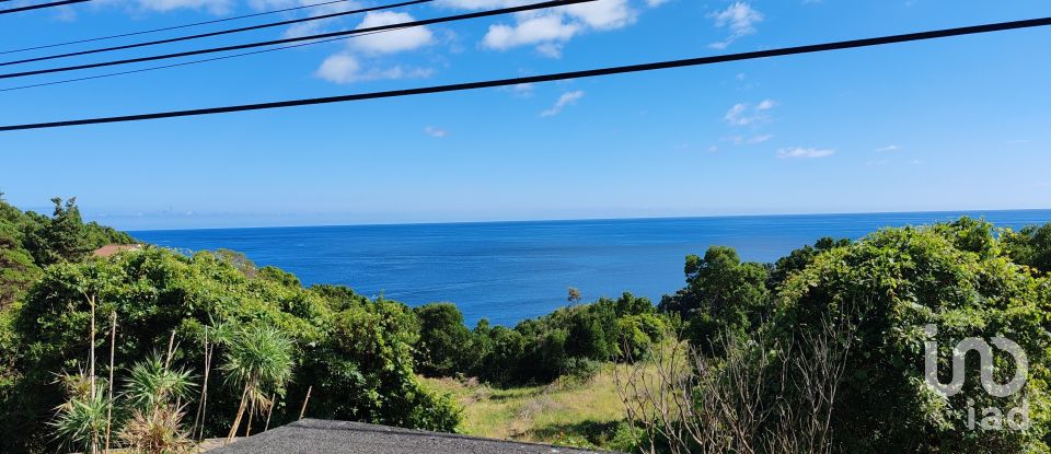 House T5 in Lajes do Pico of 279 m²