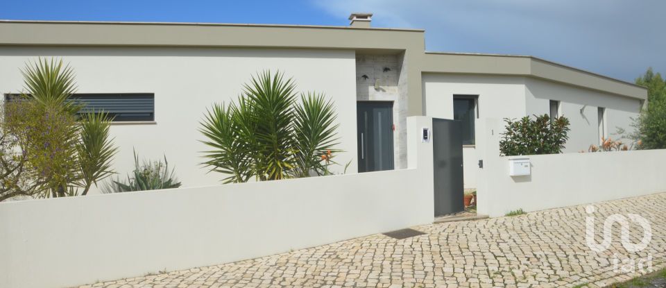 Moradia T3 em Carvalhal Benfeito de 271 m²