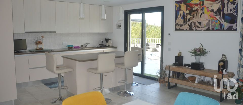 Moradia T3 em Carvalhal Benfeito de 271 m²