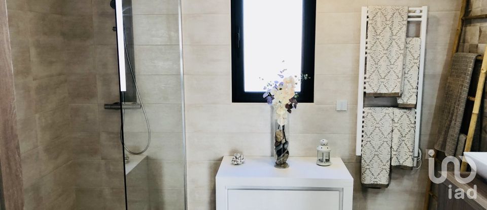 Moradia T3 em Carvalhal Benfeito de 271 m²