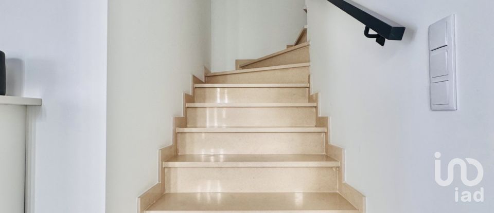 House T4 in Seixal, Arrentela e Aldeia de Paio Pires of 140 m²