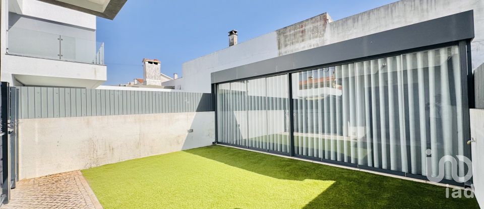 House T4 in Seixal, Arrentela e Aldeia de Paio Pires of 140 m²