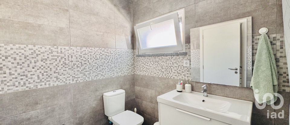 House T4 in Seixal, Arrentela e Aldeia de Paio Pires of 140 m²