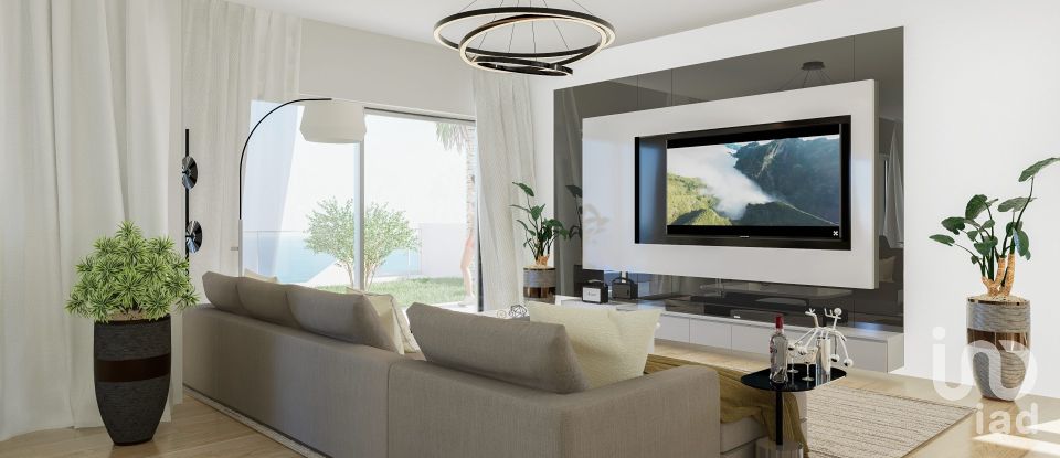 House T3 in Caniço of 149 m²