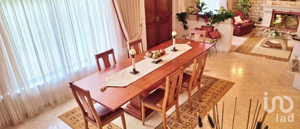 House T4 in Lamas e Cercal of 550 m²