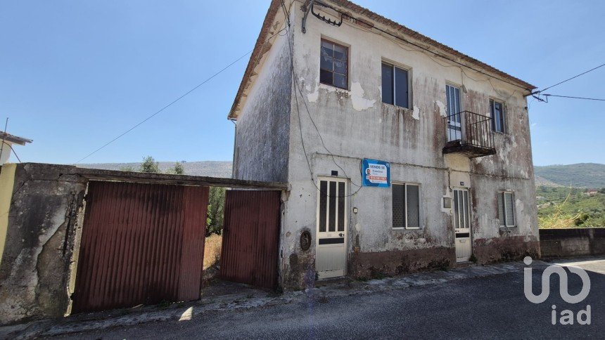 Bâtiment à Mira de Aire de 351 m²