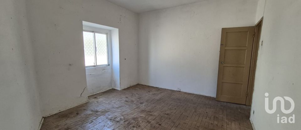 Bâtiment à Mira de Aire de 351 m²