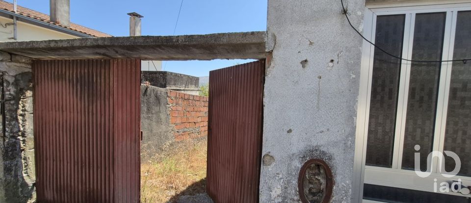 Bâtiment à Mira de Aire de 351 m²