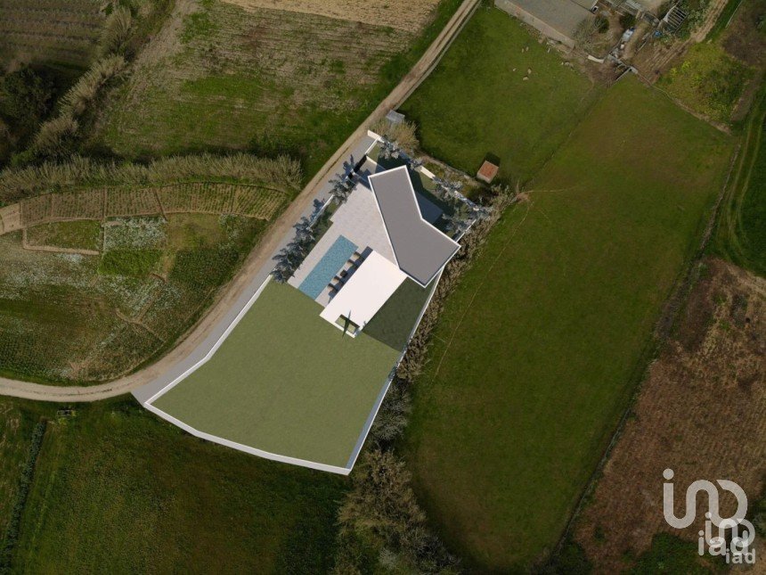 Terrain à bâtir à Famalicão de 1 570 m²