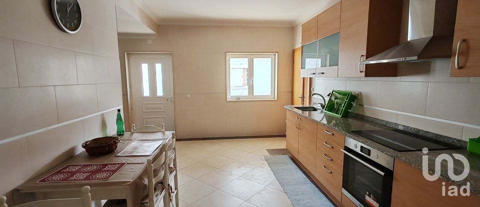 House T4 in Pedrógão Grande of 281 m²