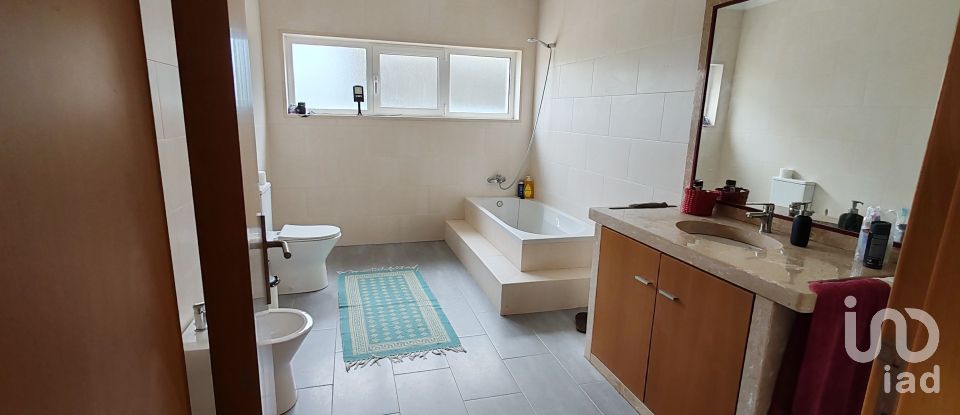 House T4 in Pedrógão Grande of 281 m²