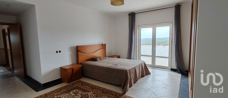 House T4 in Pedrógão Grande of 281 m²