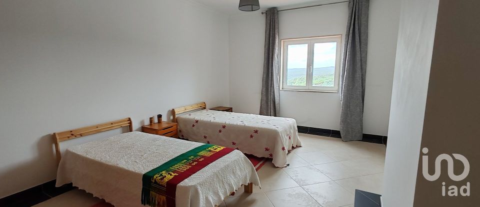 House T4 in Pedrógão Grande of 281 m²