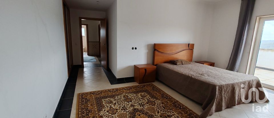 House T4 in Pedrógão Grande of 281 m²