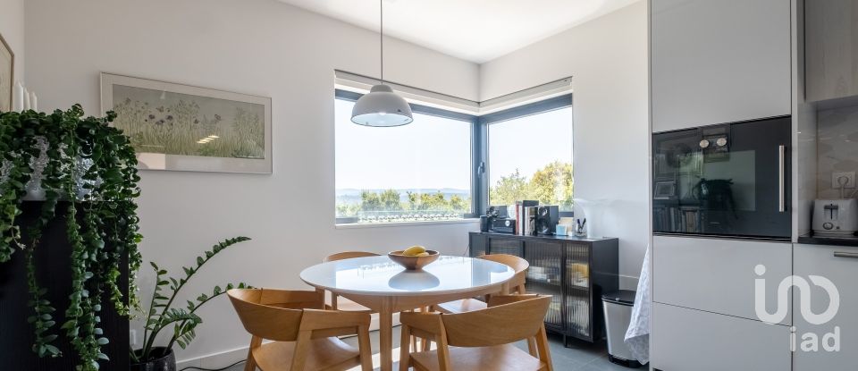 Maison T4 à Sarzedo de 370 m²