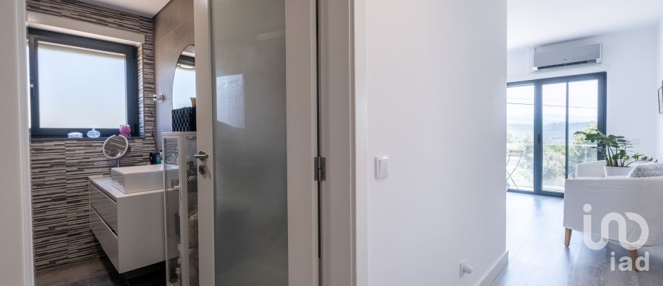 Maison T4 à Sarzedo de 370 m²