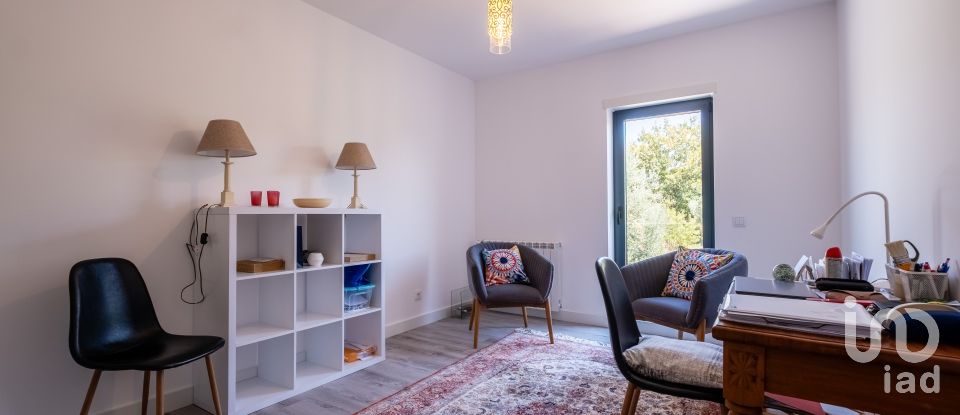 Maison T4 à Sarzedo de 370 m²