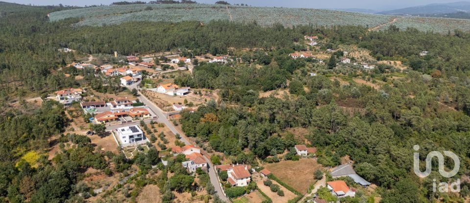 Maison T4 à Sarzedo de 370 m²