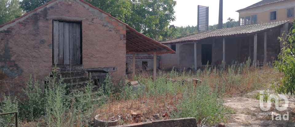 Gîte T5 à Maçãs de Dona Maria de 331 m²