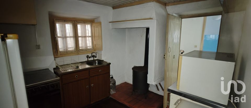 Moradia T2 em Góis de 61 m²