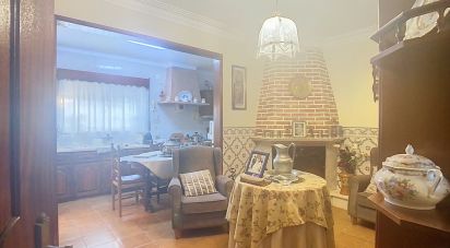 House T3 in Nossa Senhora da Conceição e São Bartolomeu of 298 m²