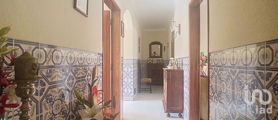 House T3 in Nossa Senhora da Conceição e São Bartolomeu of 298 m²