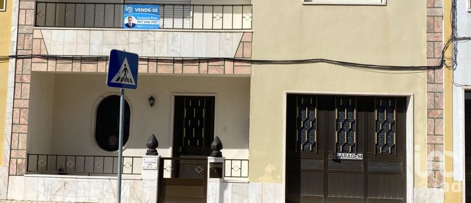 House T3 in Nossa Senhora da Conceição e São Bartolomeu of 298 m²