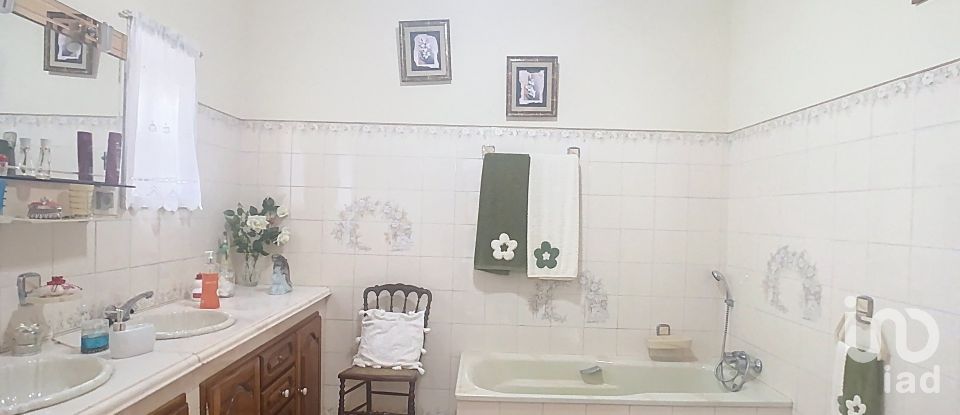 House T3 in Nossa Senhora da Conceição e São Bartolomeu of 298 m²