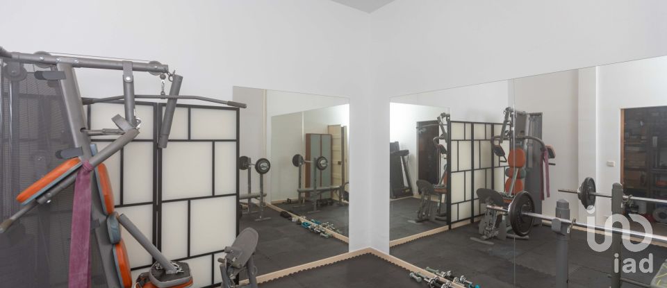 Moradia T4 em Venda do Pinheiro e Santo Estêvão das Galés de 217 m²