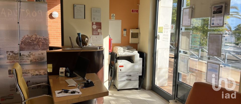 Boutique/Local commercial à Albufeira e Olhos de Água de 52 m²