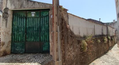 Terrain à Alenquer (Santo Estêvão e Triana) de 950 m²