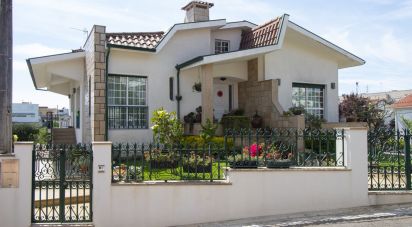 Maison T3 à Ribeirão de 210 m²