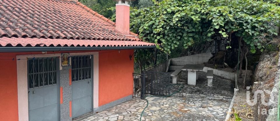 Casa T2 em Rendufinho de 200 m²