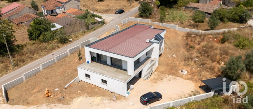 House T4 in São Miguel, Santa Eufémia e Rabaçal of 193 m²