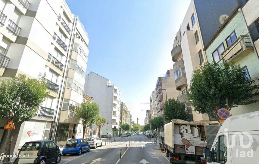 Shop / premises commercial in Cedofeita, Santo Ildefonso, Sé, Miragaia, São Nicolau e Vitória of 167 m²