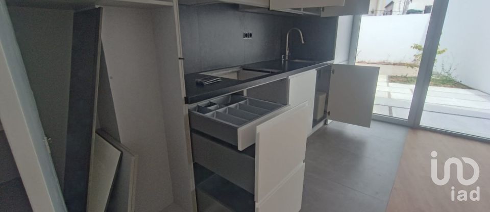 Moradia T2 em Lourinhã e Atalaia de 84 m²