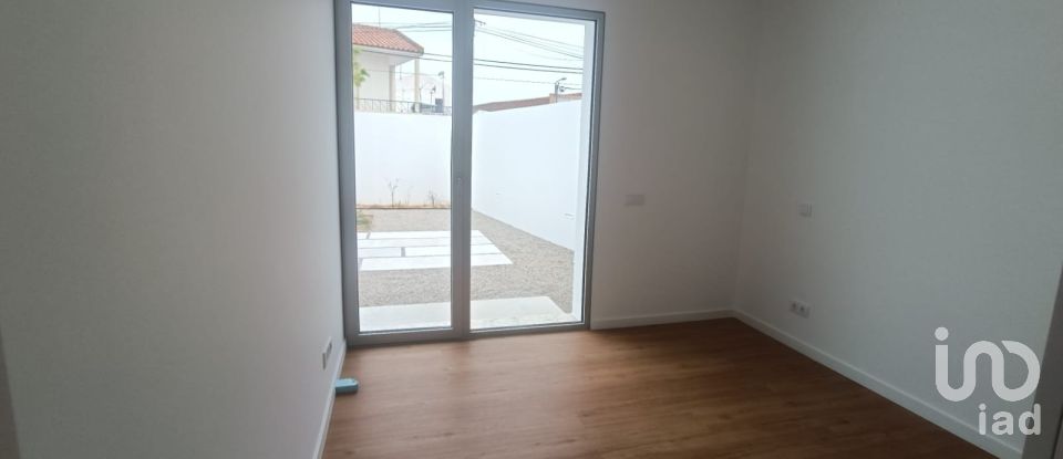 Moradia T2 em Lourinhã e Atalaia de 73 m²