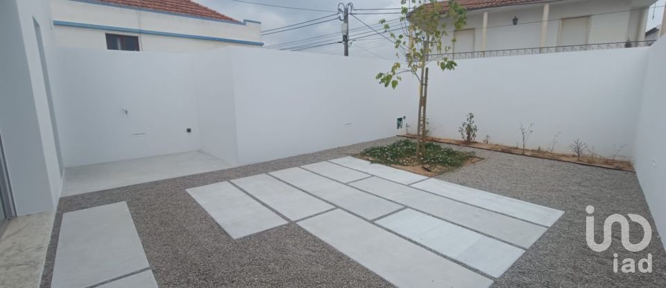 Moradia T2 em Lourinhã e Atalaia de 73 m²