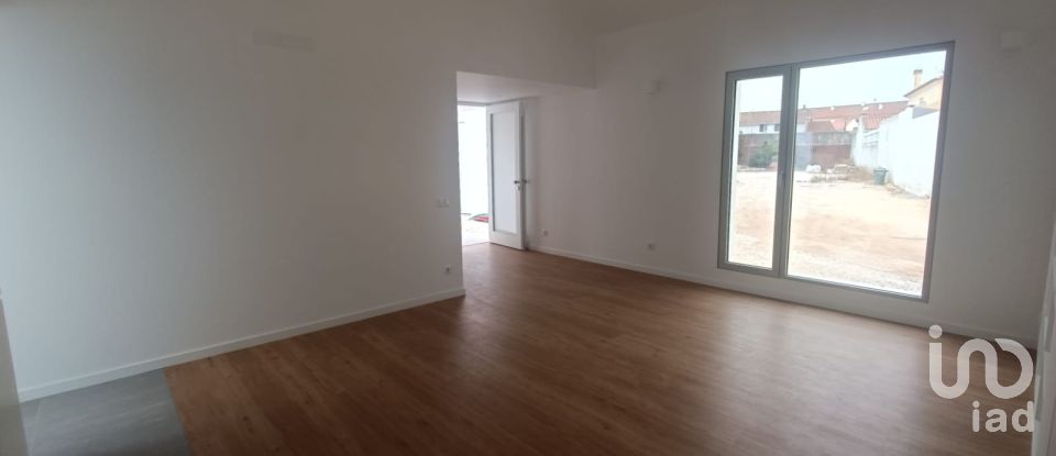 Moradia T2 em Lourinhã e Atalaia de 73 m²