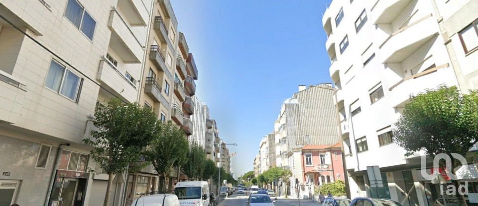 Shop / premises commercial in Cedofeita, Santo Ildefonso, Sé, Miragaia, São Nicolau e Vitória of 167 m²