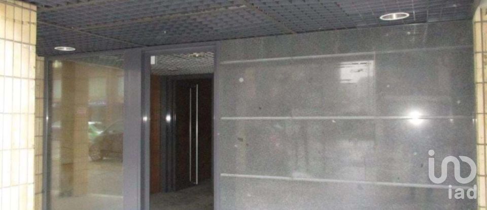 Boutique/Local commercial à Paços de Ferreira de 220 m²